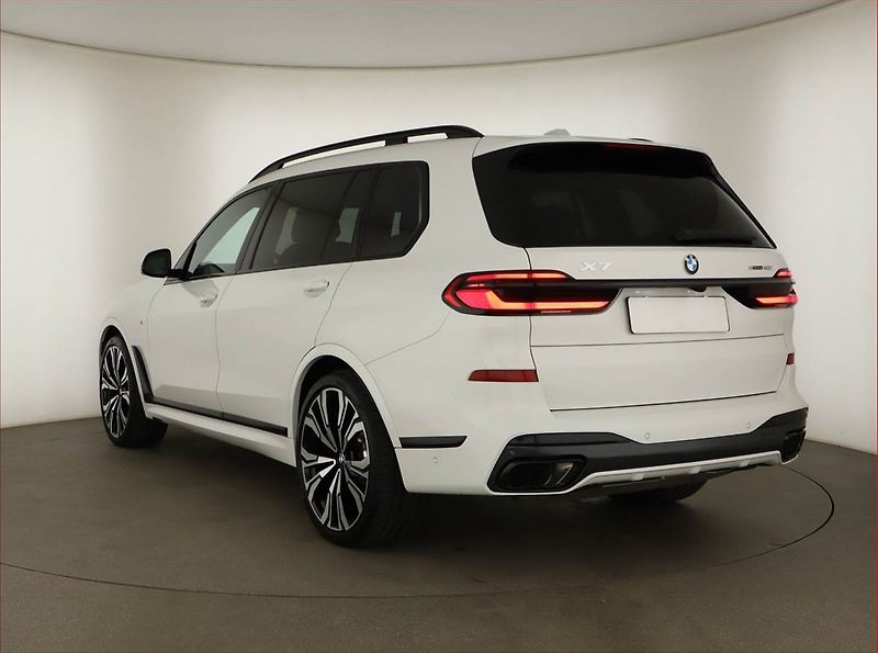 BMW X7 (2024) xDrive40i, 7 míst, Tažné - fotka 4 z 20