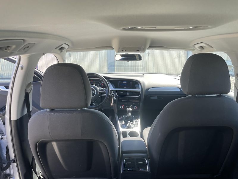 Audi A4 Avant 2.0TDi 120PS S-LINE AVANT TOP! - fotka 115 z 179