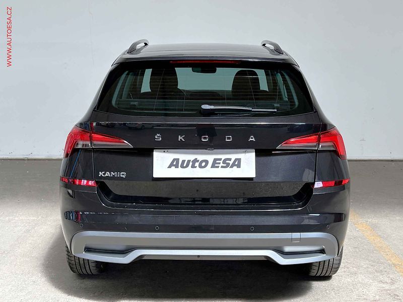 Škoda Kamiq (2020) 1.0 TSi, Style, navi, panor - fotka 5 z 16