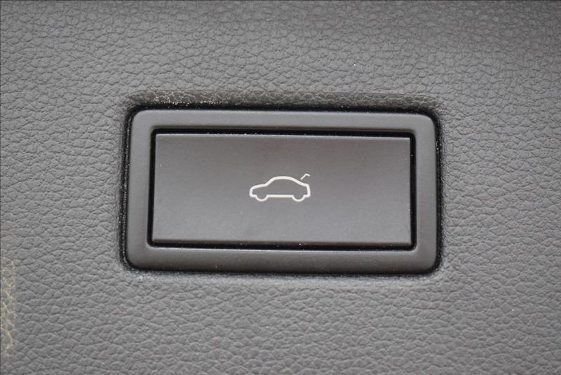 Volkswagen Tiguan 2,0 TDi, virtual,pano,navi, - fotka 12 z 44