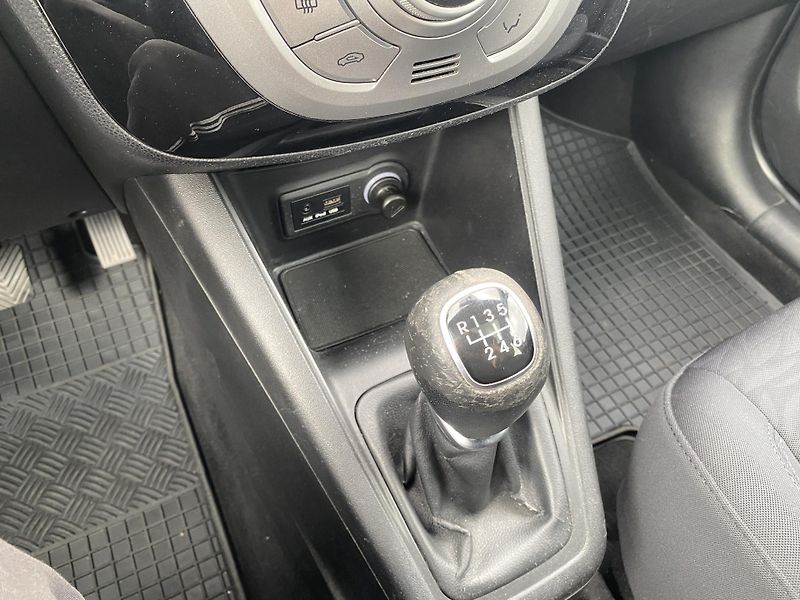 Hyundai ix20 1.6 CRDi, PREMIUM, PANORAMA!! - fotka 27 z 44