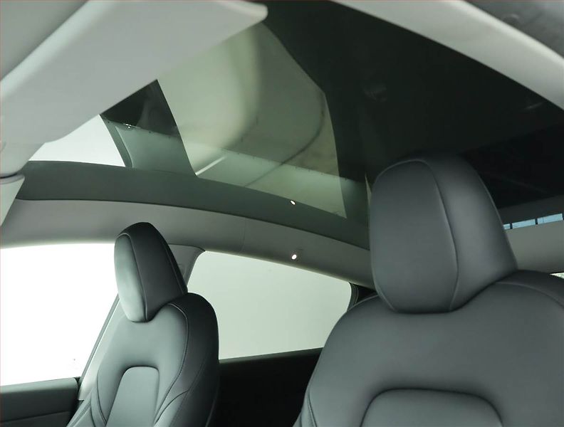 Tesla Model Y (2023) Long Range AWD 79kWh, SoH 90% - fotka 15 z 23