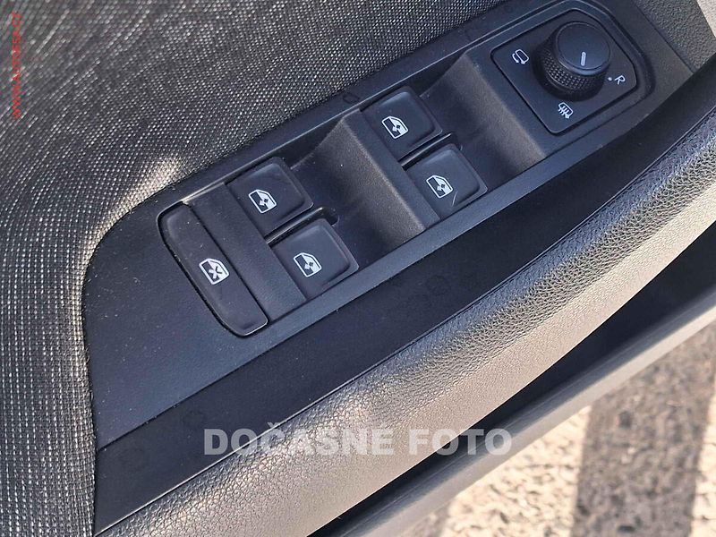 Škoda Scala (2023) 1.0TSi, 1.maj,ČR, Style, LED - fotka 11 z 16