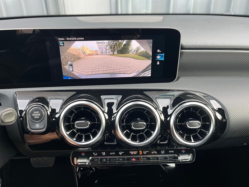 Mercedes-Benz Třídy A 220 4MATIC Progressive Line - fotka 14 z 15