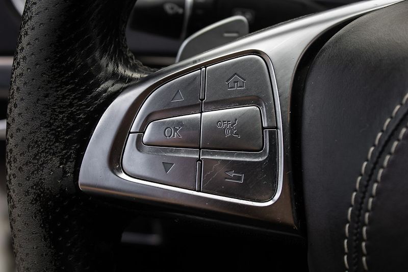 Mercedes-Benz Třídy S BLUETEC 4MATIC 2015 - fotka 24 z 37