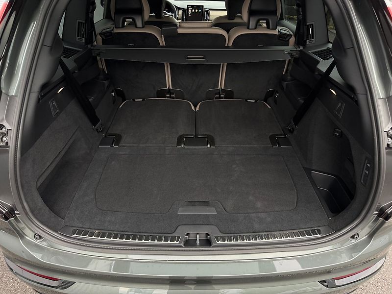 Volvo XC90 (2026) PLUS DARK T8, VZDUCH, VENTILAC - fotka 14 z 24