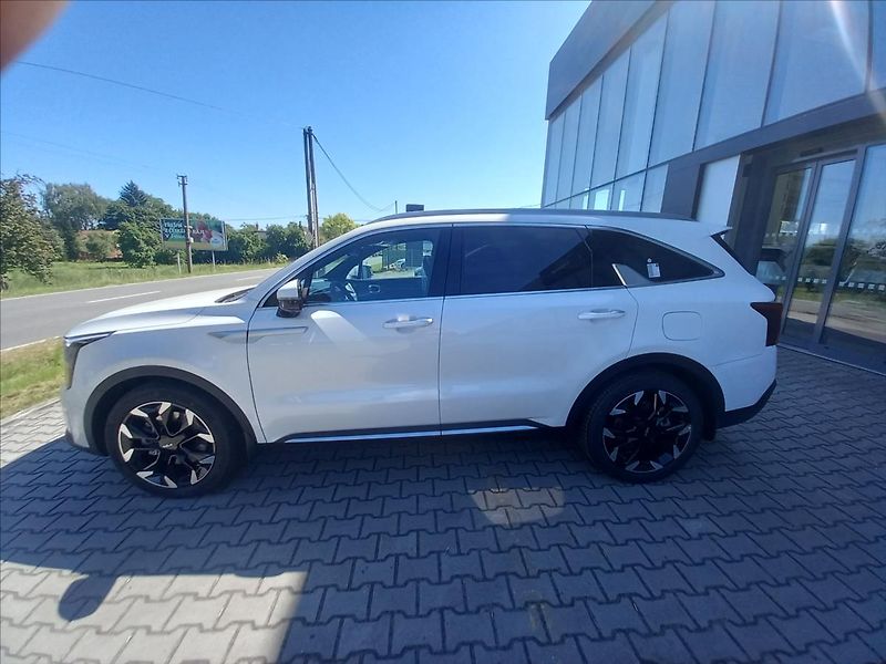 Kia Sorento 2,2 7P 4x4 8DCT TOP (2026) - fotka 3 z 6
