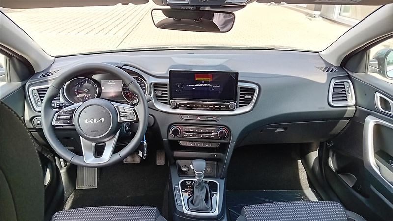 Kia Ceed 1,5 SW T-GDi 7DCT SPIN - fotka 10 z 13