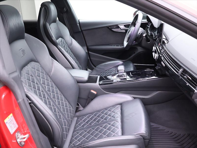 Audi S5 3,0 TDI 251kW S-line LED DPH - fotka 14 z 46