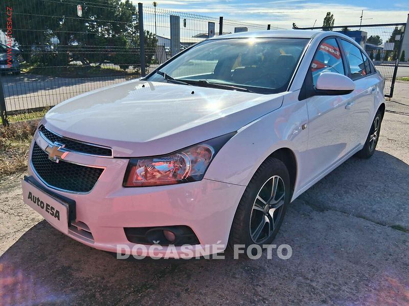 Chevrolet Cruze (2010) 1.6 16V, 1.maj,ČR, AC, park - fotka 1 z 3