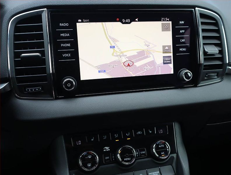 Škoda Karoq (2018) Style 1.5 TSI, Navi, Tempomat - fotka 12 z 16