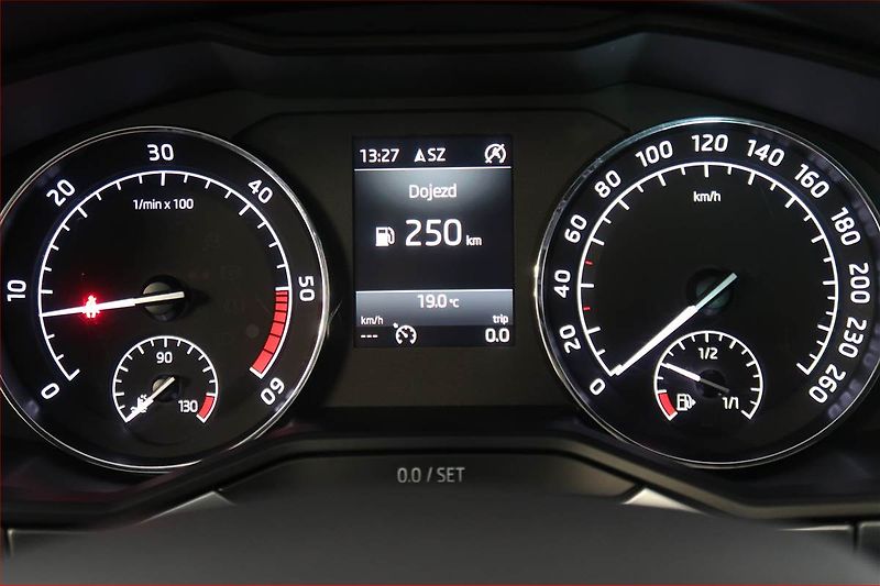 Škoda Superb (2018) Style 1.6 TDI, Navi, Bi-Xenony - fotka 11 z 19