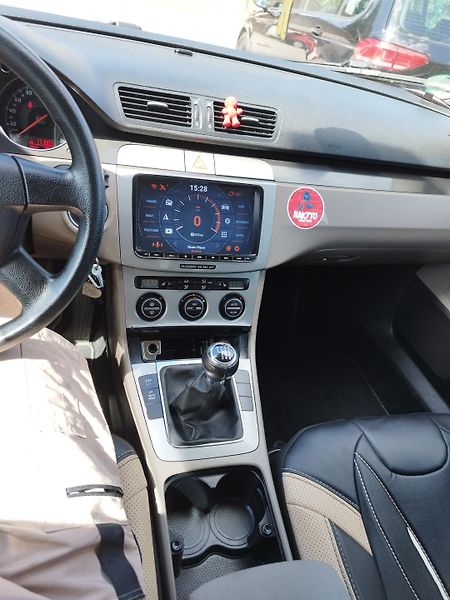 Volkswagen Passat (2005) - fotka 15 z 23