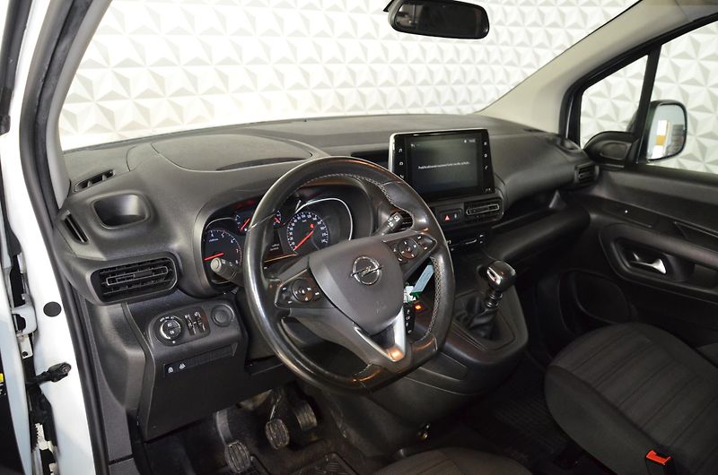 Opel Combo (2022) 1.5D 96 Elegance Plus 5d - fotka 10 z 21