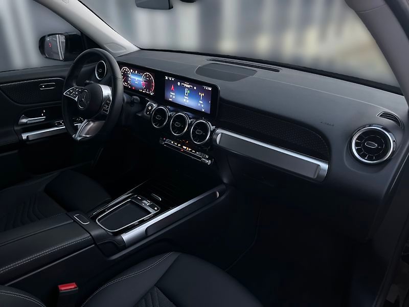 Mercedes-Benz GLB 200 d 4MATIC - fotka 15 z 18