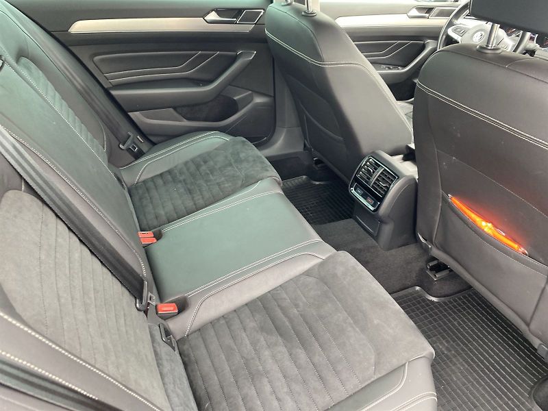Volkswagen Passat (2019) 2.0 TDI DSG - fotka 11 z 34