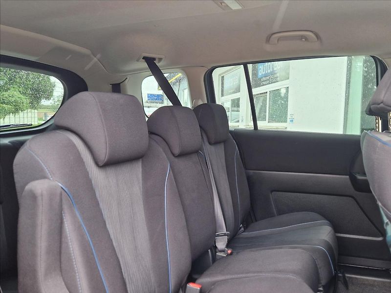 Mazda 5 1,6 MZR-CD 85kW 7MÍST +ALUZIMA - fotka 15 z 40