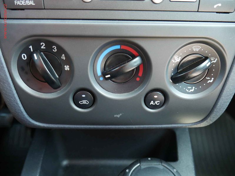 Ford Fusion (2012) 1.4i, ČR, AC, tažné - fotka 15 z 17