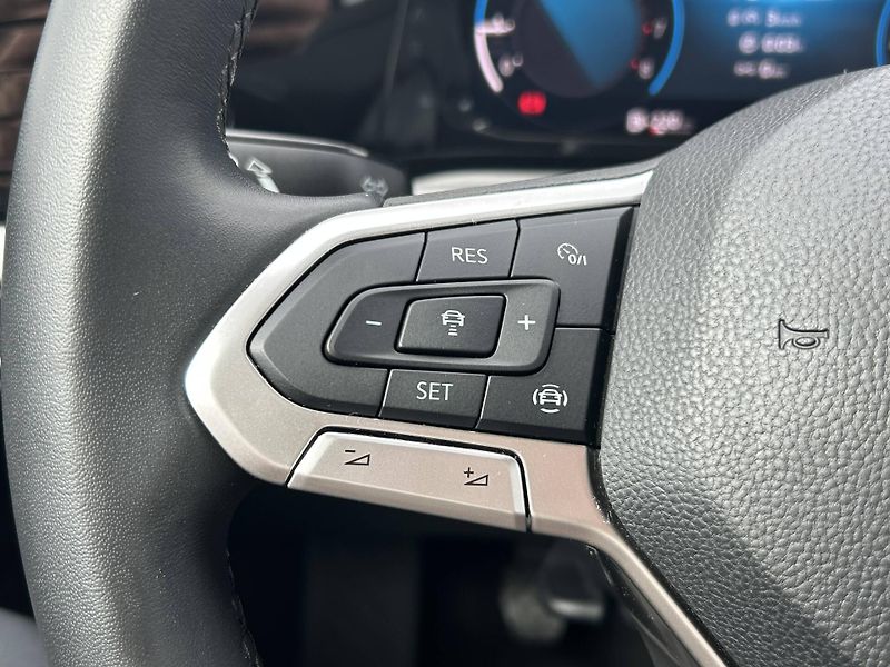 Volkswagen Golf Life 1,0TSi - fotka 13 z 22