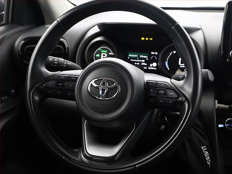 Toyota Yaris Cross (2024) Comfort 1.5 VVT-iE E-Four - fotka 12 z 15