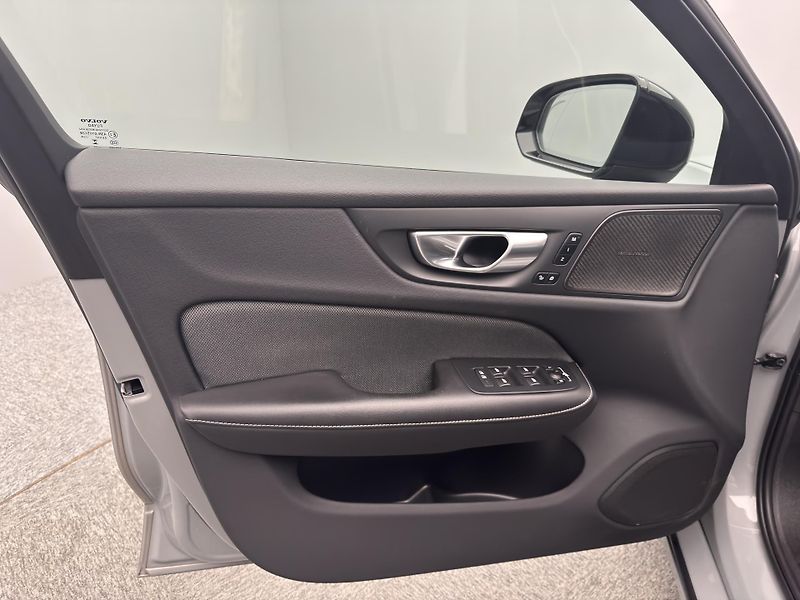 Volvo S60 B5 AWD ULTIMATE CZ 1.maj - fotka 24 z 48
