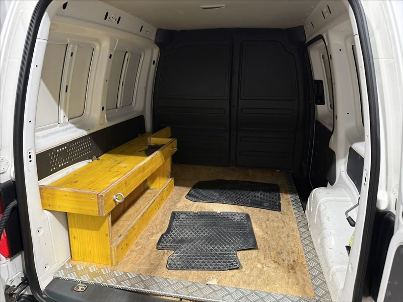 Volkswagen Caddy 1,6   TDI 75KW TAŽNÉ SERVIS - fotka 16 z 19