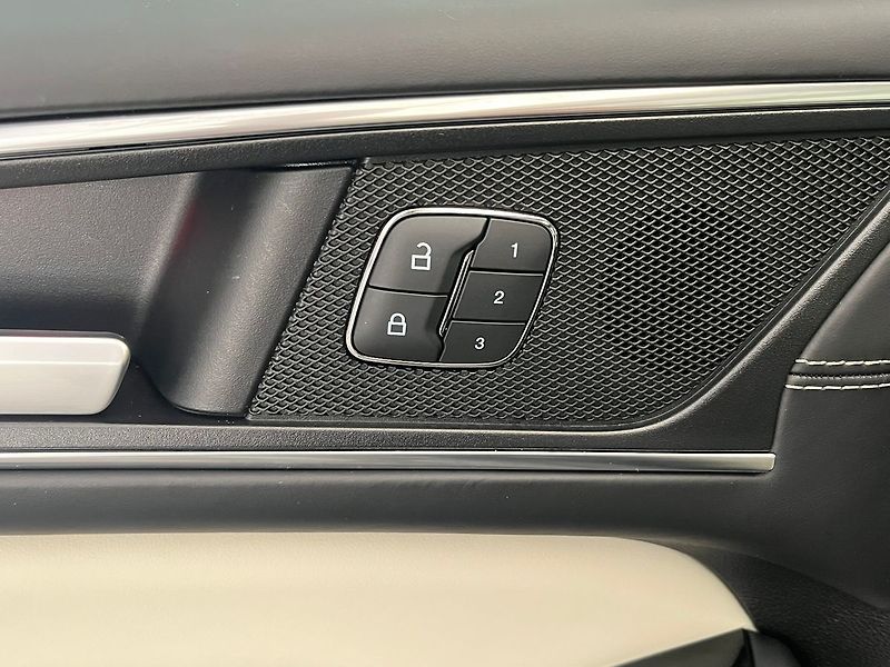 Ford S-MAX 2.5 Duratec HEV VIGNALE - fotka 12 z 61