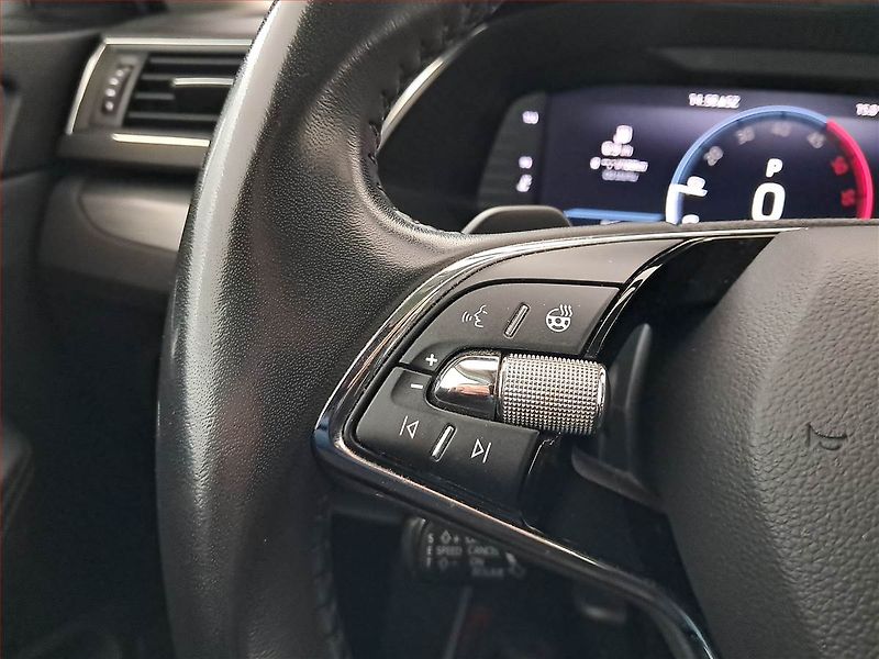 Škoda Superb (2022) 2.0 TDI, Automat, Kůže, Navi - fotka 19 z 20