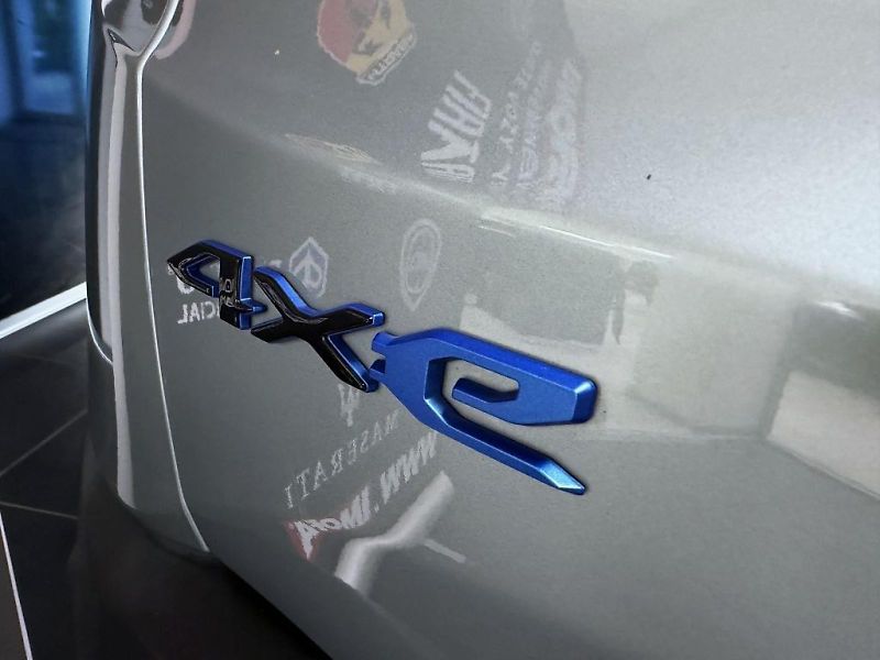 Jeep Renegade (2022) 1.3 T Plug-in Hybrid 4xe AT6 2 - fotka 6 z 21