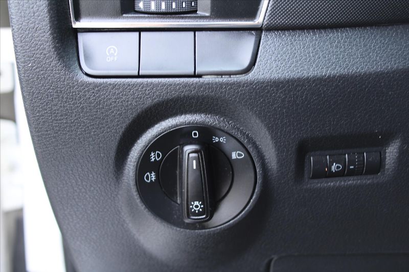 Škoda Fabia 1.0TSI 70kW AMBITION 1MAJ. ČR - fotka 17 z 21