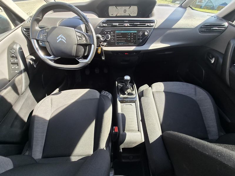 Citroën Grand C4 Picasso (2017) 2,0 HDi 7 míst - fotka 6 z 17