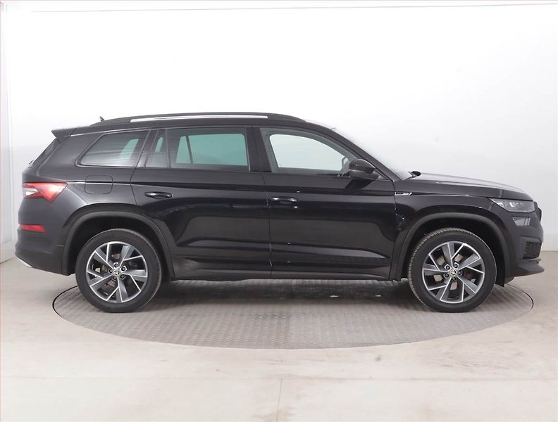 Škoda Kodiaq (2023) Sportline 2.0 TDI - fotka 6 z 24