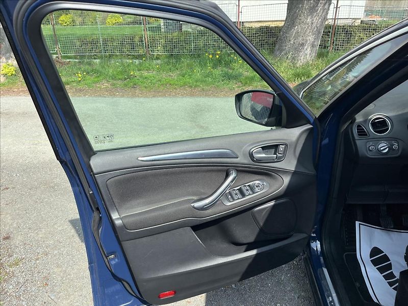 Ford S-MAX 2,2 TDCi 147kW  ACC,Xenon,Navi - fotka 10 z 45