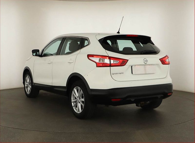 Nissan Qashqai (2017) 1.5 dCi, ČR,1.maj, Serv.kniha - fotka 4 z 12