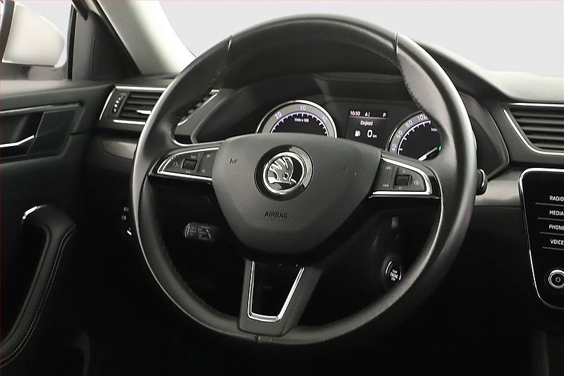 Škoda Superb (2019) Ambition 2.0 TDI, 4X4 - fotka 14 z 16