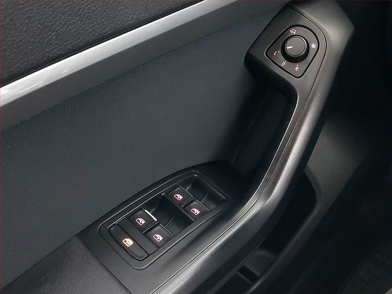 Seat Ateca (2017) Style 1.0 TSI, Serv.kniha - fotka 15 z 19