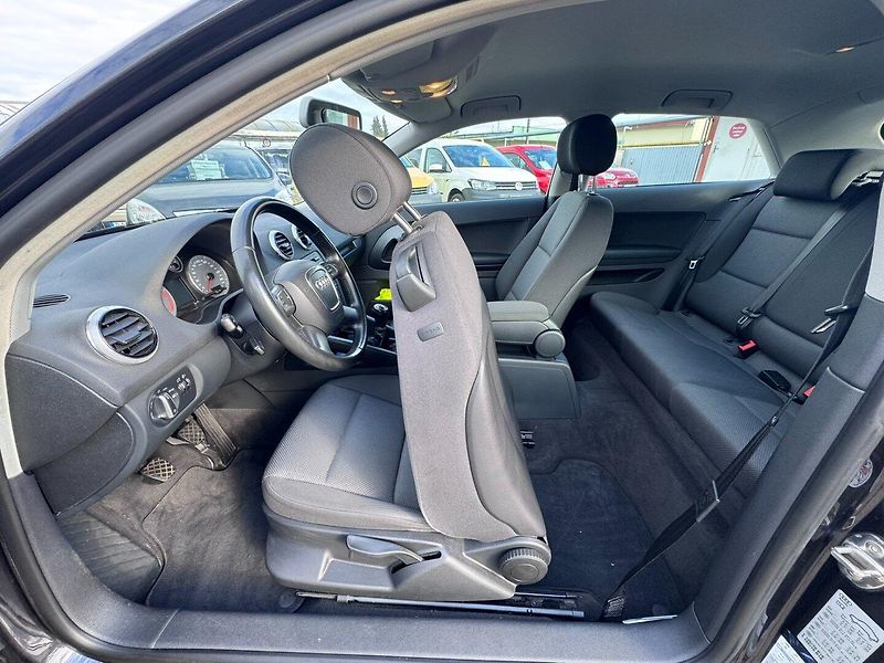 Audi A3 (2011) 2,0 TDI 103 KW 2. MAJ 2X KOLA - fotka 24 z 49