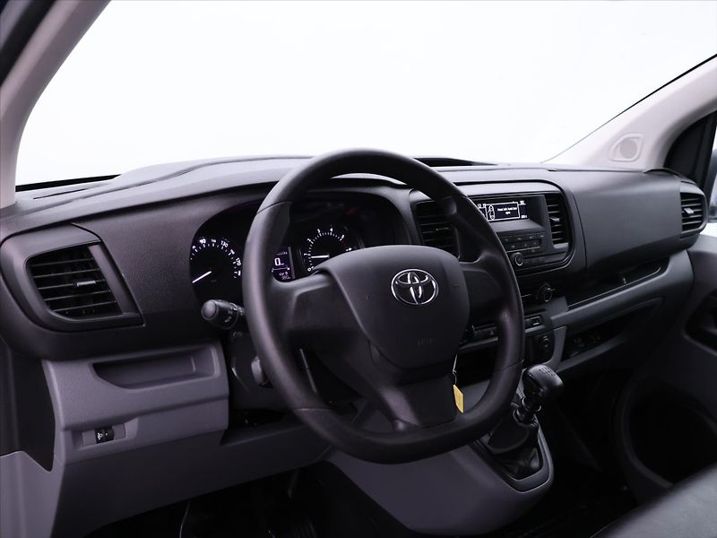 Toyota ProAce Verso 2,0 D-4D 90kW L2 6-míst CZ DPH - fotka 22 z 29