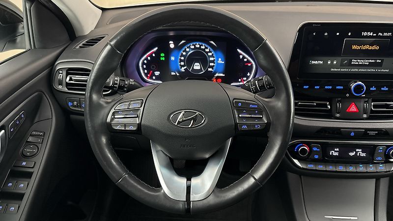 Hyundai i30 1.6 CRDI Style Kombi - fotka 9 z 28
