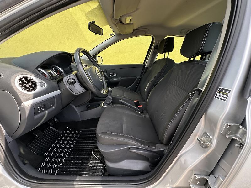 Renault Clio (2011) KOMBI 1.2 16V/76kW * 1.Maj.    - fotka 7 z 33