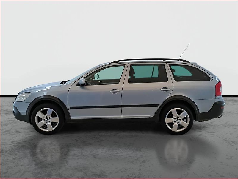 Škoda Octavia (2010) Scout 1.8 TSI, 4X4 - fotka 3 z 16