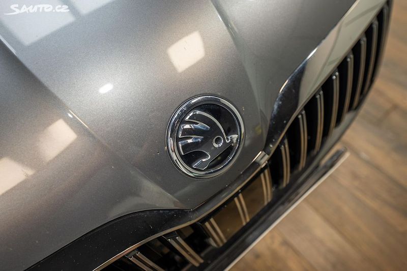 Škoda Superb 2.0 TDI 147 kW 4x4 L&K - fotka 36 z 41