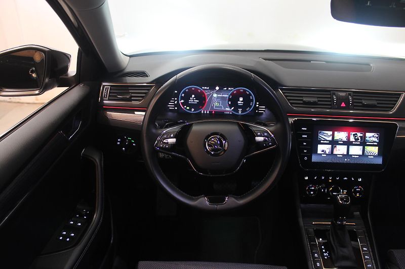 Škoda Superb (2022) 2.0TDI DSG Style Display LED - fotka 29 z 32