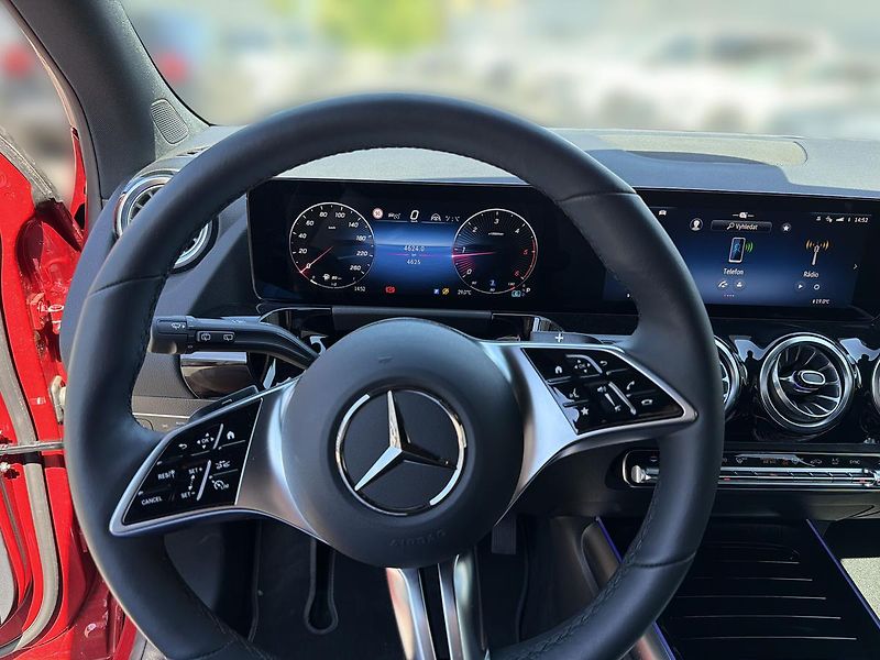 Mercedes-Benz GLA 200d 4MATIC - fotka 10 z 16