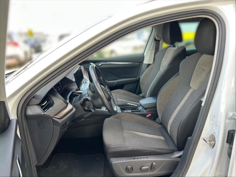 Škoda Octavia 2,0 TDI 147 Scout 4x4 AT - fotka 7 z 11