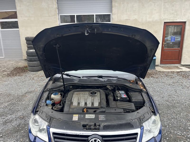 Volkswagen Passat (2008) 1,9 TDi 77 Kw TAŽNÉ - fotka 16 z 17