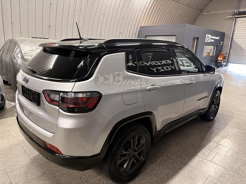 Jeep Compass (2022) 1.3 T4 PHEV 190CV 80 ANNIVERS. - fotka 19 z 55