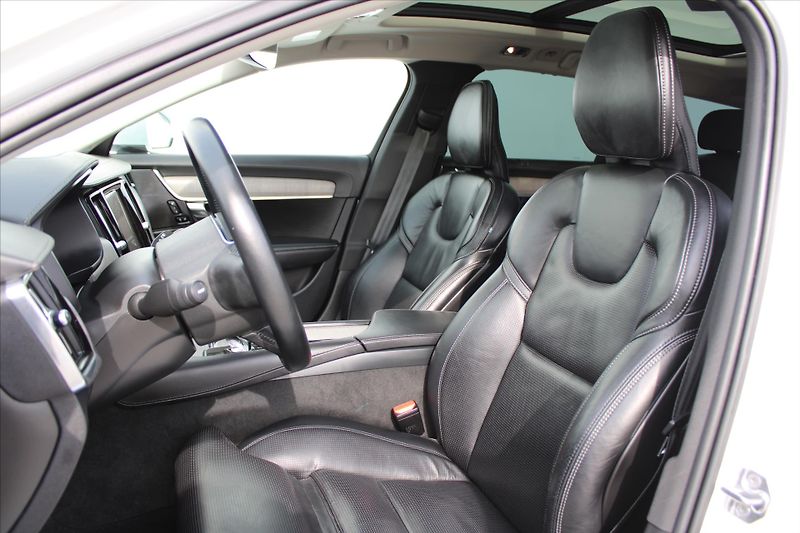 Volvo V90 2.0 B5 173kW AWD INSCRIPTION - fotka 10 z 30