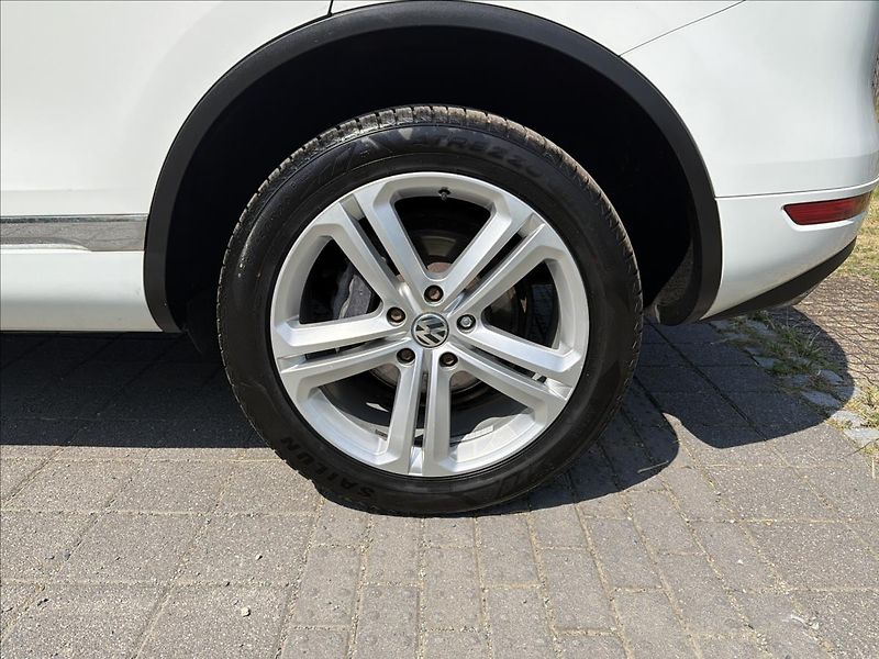 Volkswagen Touareg 3,0 TDi 180 Kw Highline tažné - fotka 38 z 38