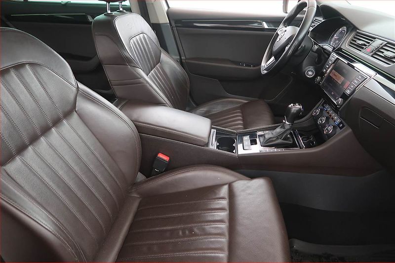 Škoda Superb (2016) Laurin&Klement 2.0 TDI - fotka 9 z 21